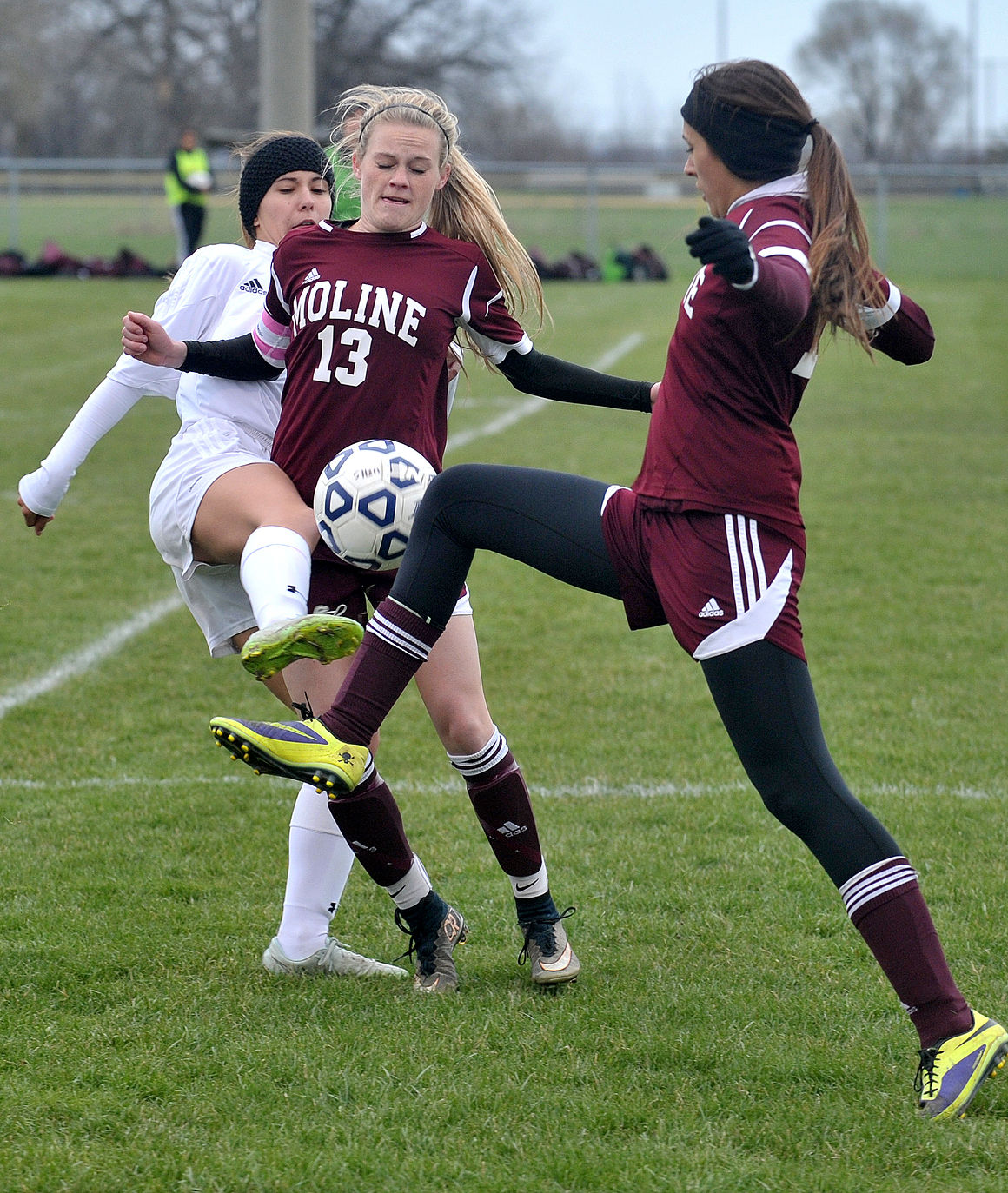 Early scoring binge gives UT soccer win over Moline